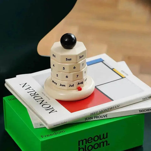 Tactile Calendar | US-Dennis Did It